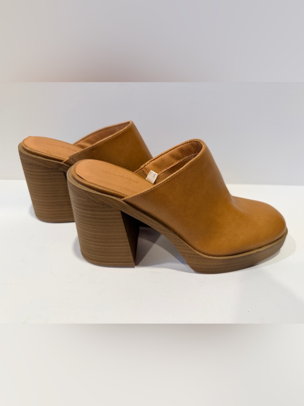 Universal Thread Women's Cognac Slip-On Block Heel Mules
